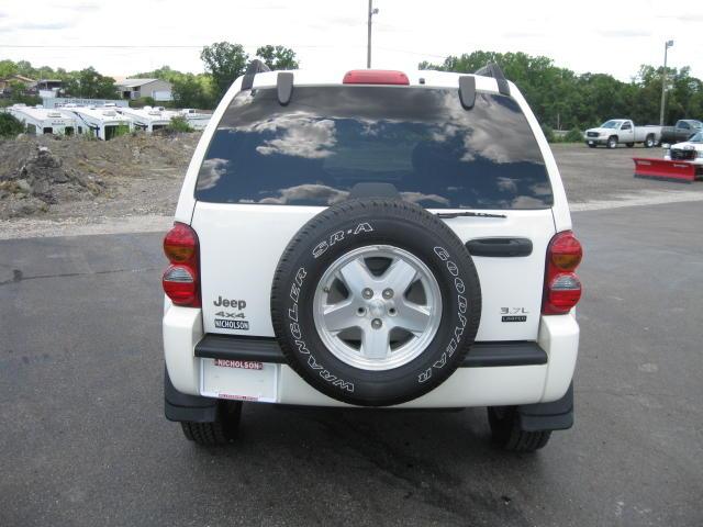 Jeep Liberty 2004 photo 3