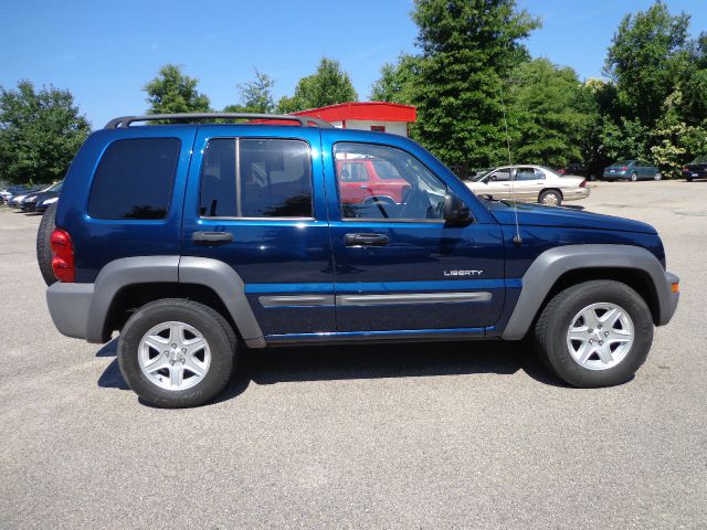 Jeep Liberty 2004 photo 4