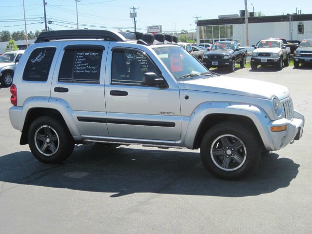 Jeep Liberty 2004 photo 4