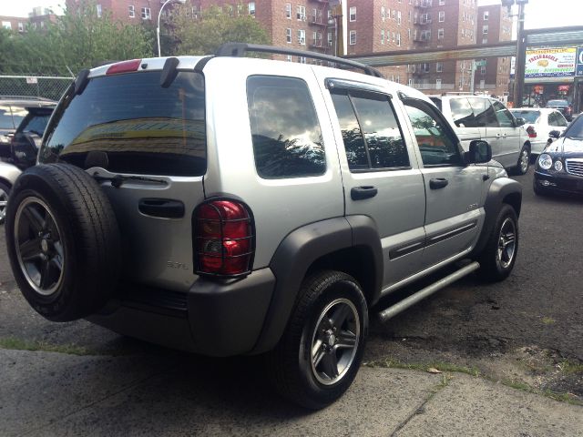 Jeep Liberty 2004 photo 4