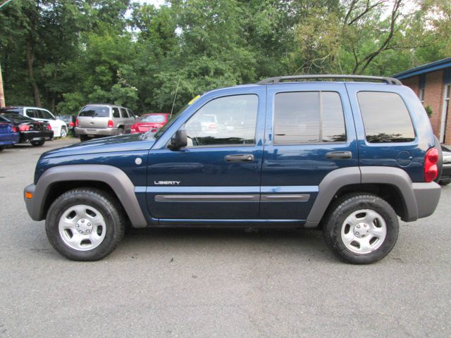 Jeep Liberty 2004 photo 2