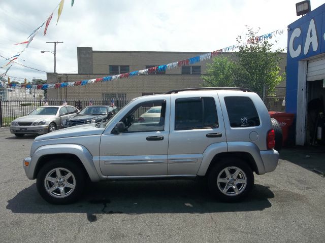 Jeep Liberty 2004 photo 4