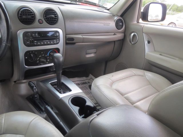 Jeep Liberty 2004 photo 55