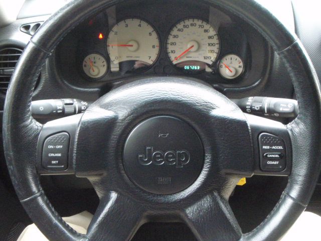 Jeep Liberty 2004 photo 1