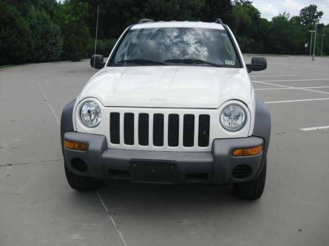 Jeep Liberty 2004 photo 4