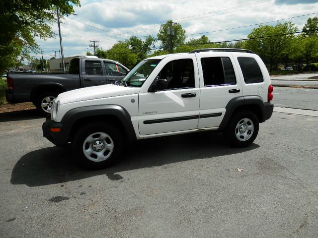 Jeep Liberty 2004 photo 2