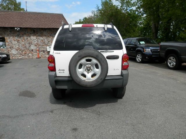 Jeep Liberty 2004 photo 4