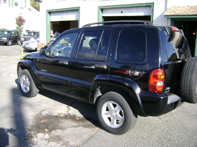 Jeep Liberty 2004 photo 4