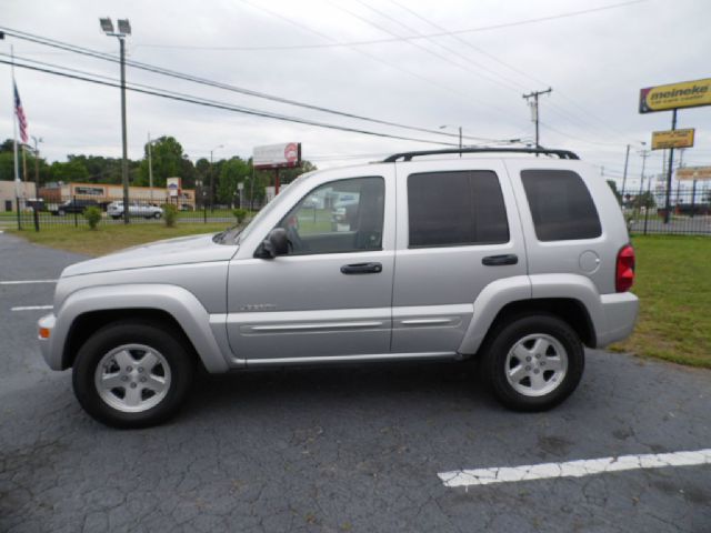 Jeep Liberty 2004 photo 4