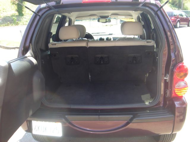 Jeep Liberty 2004 photo 4