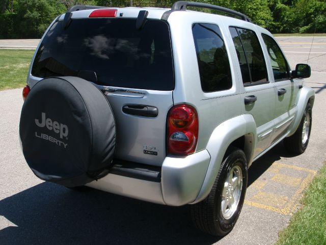 Jeep Liberty 2004 photo 2