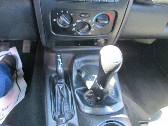 Jeep Liberty 2004 photo 16