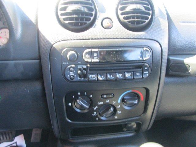 Jeep Liberty 2004 photo 21