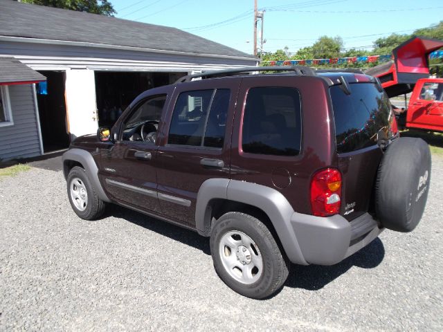 Jeep Liberty 2004 photo 11