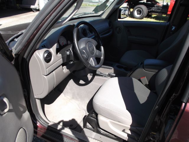 Jeep Liberty 2004 photo 3