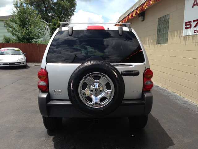 Jeep Liberty 2004 photo 1