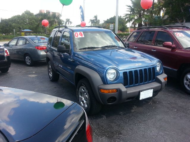 Jeep Liberty 2004 photo 2