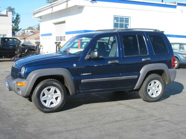 Jeep Liberty 2004 photo 4