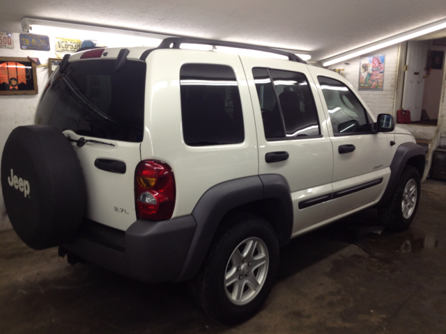 Jeep Liberty 2004 photo 4