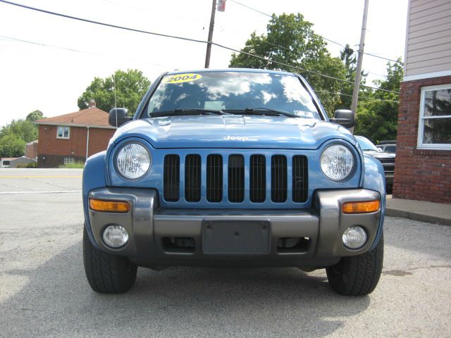 Jeep Liberty 2004 photo 2