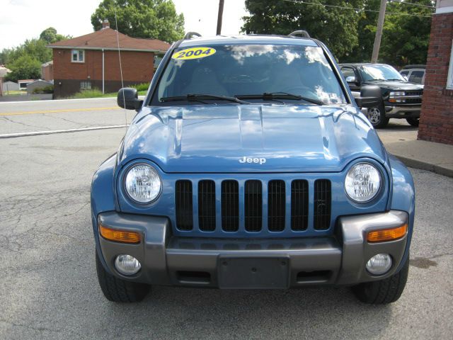 Jeep Liberty 2004 photo 3