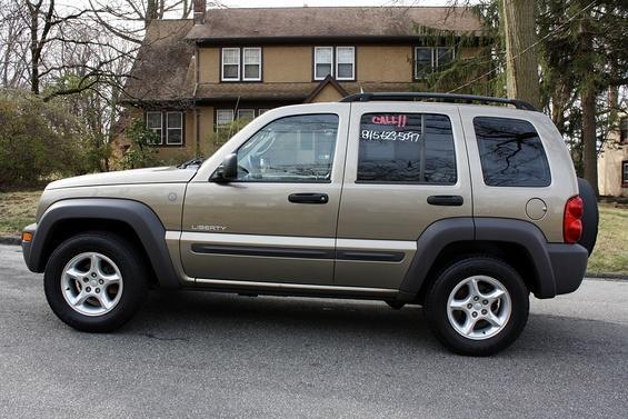 Jeep Liberty 2004 photo 2