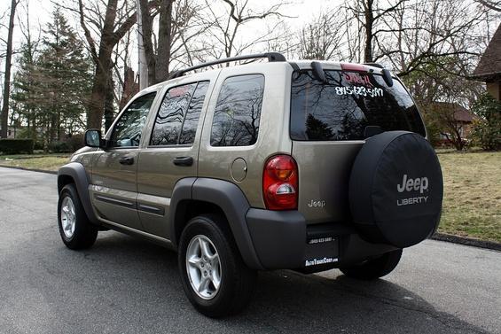 Jeep Liberty 2004 photo 8