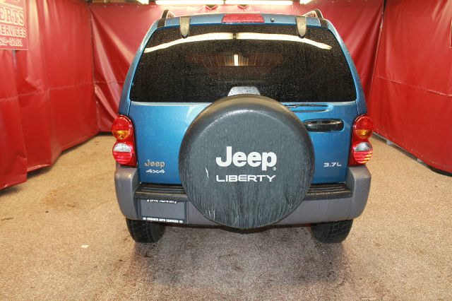 Jeep Liberty 2004 photo 4