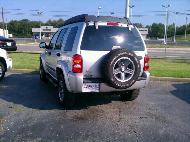 Jeep Liberty 2004 photo 1