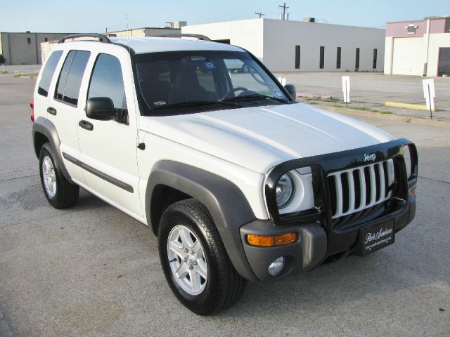 Jeep Liberty 2004 photo 1