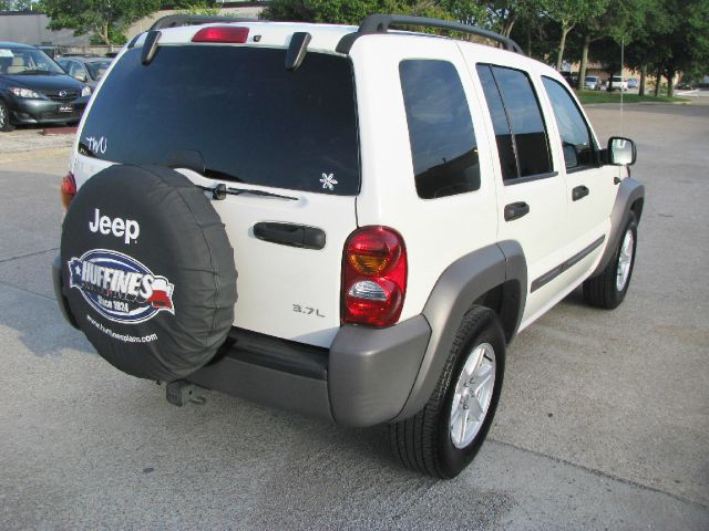 Jeep Liberty 2004 photo 3