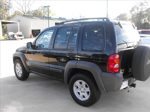 Jeep Liberty 2004 photo 4