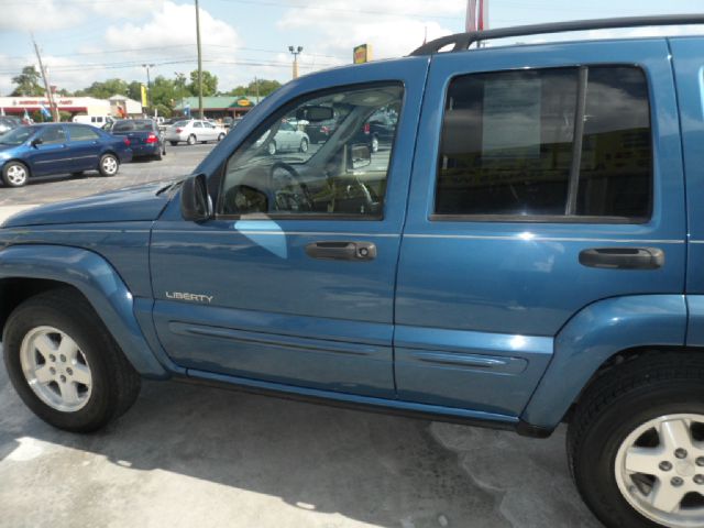 Jeep Liberty 2004 photo 1