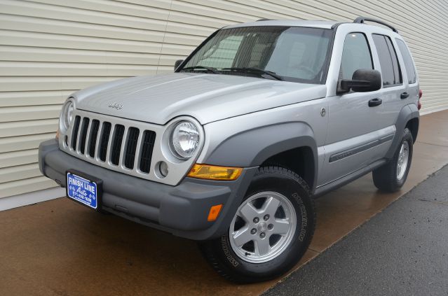 Jeep Liberty 2005 photo 2