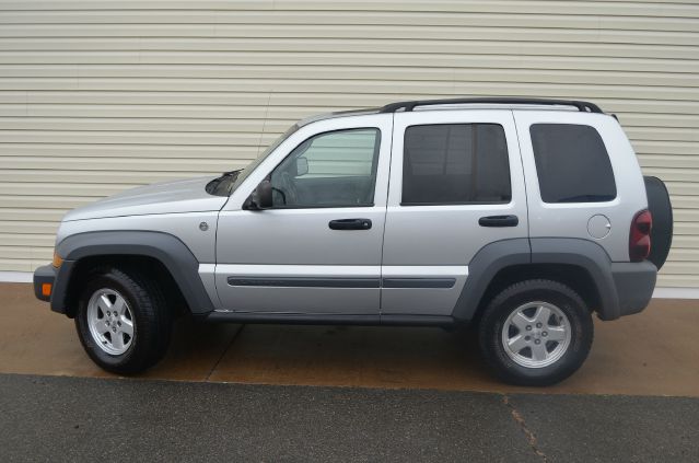 Jeep Liberty 2005 photo 4