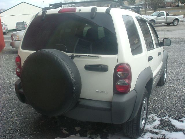 Jeep Liberty 2005 photo 3