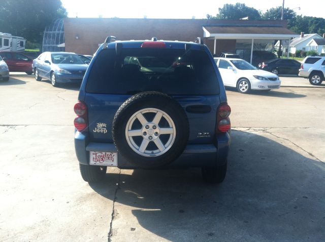 Jeep Liberty 2005 photo 1