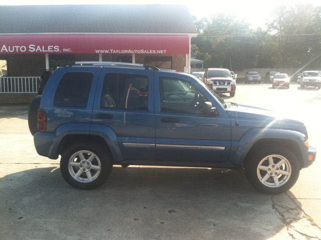 Jeep Liberty 2005 photo 3