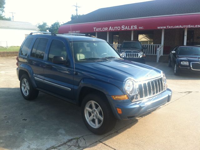 Jeep Liberty 2005 photo 4