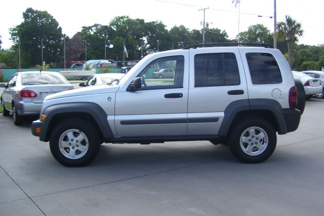 Jeep Liberty 2005 photo 1