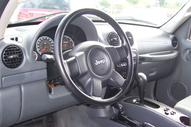 Jeep Liberty 2005 photo 4