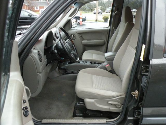 Jeep Liberty 2005 photo 3