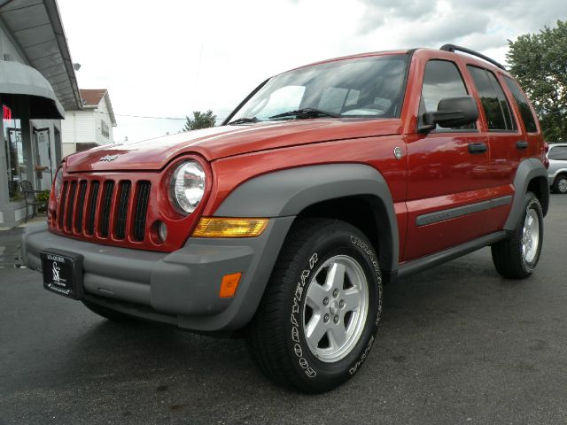 Jeep Liberty 2005 photo 2