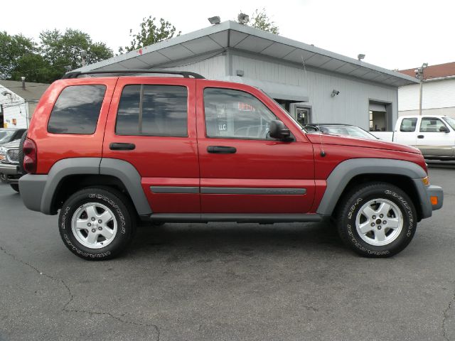 Jeep Liberty 2005 photo 3