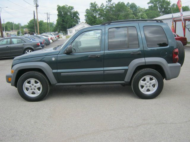 Jeep Liberty 2005 photo 12