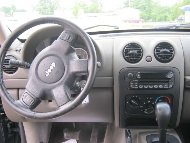 Jeep Liberty 2005 photo 7