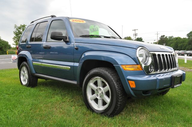 Jeep Liberty 2005 photo 1