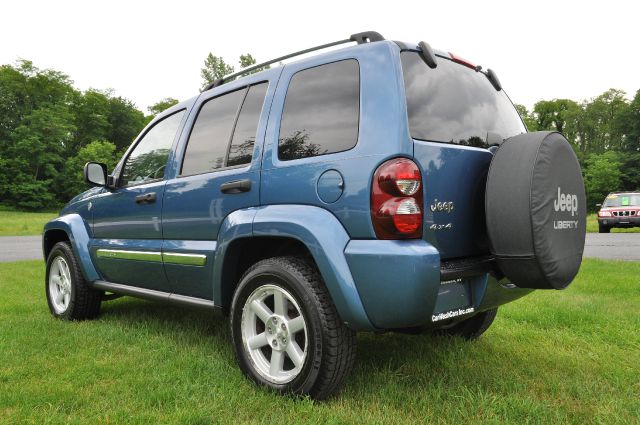 Jeep Liberty 2005 photo 3