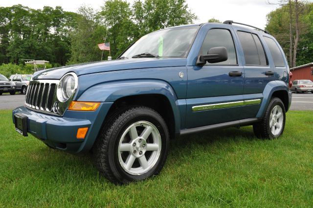 Jeep Liberty 2005 photo 4