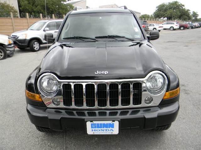 Jeep Liberty 2005 photo 10